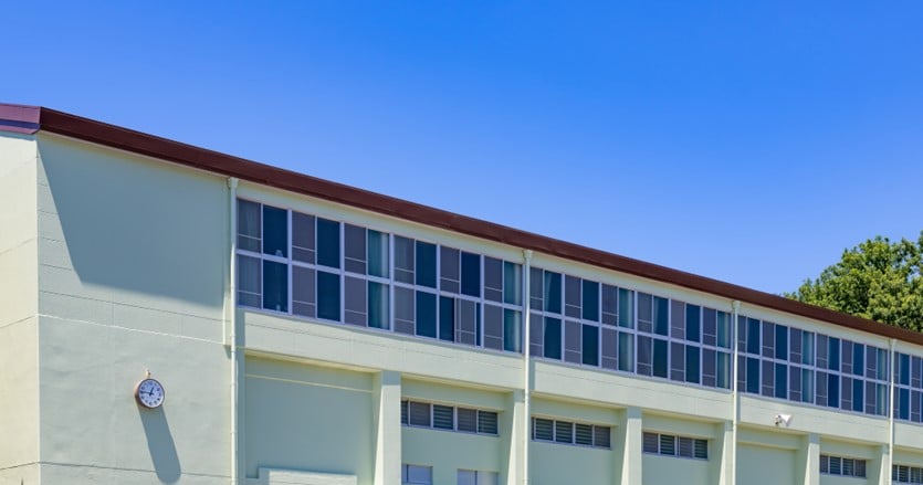 避難所の役割を兼ねる学校を「防災安全合わせガラス」で守る。