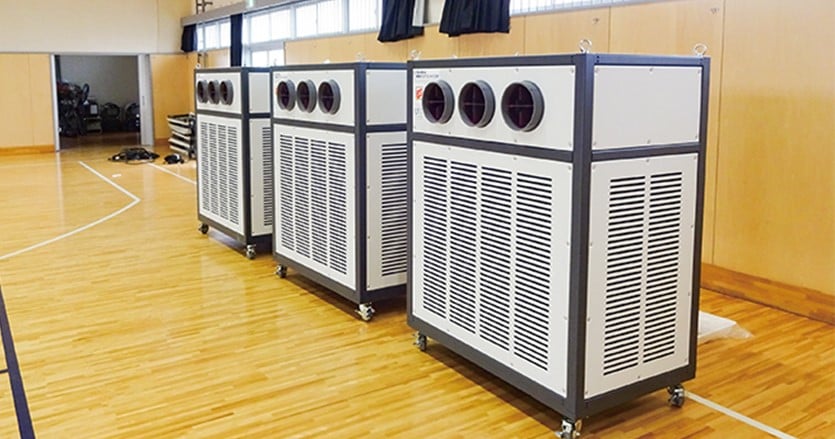 移動式エアコンで、体育館の熱中症対策を低予算かつ迅速に。