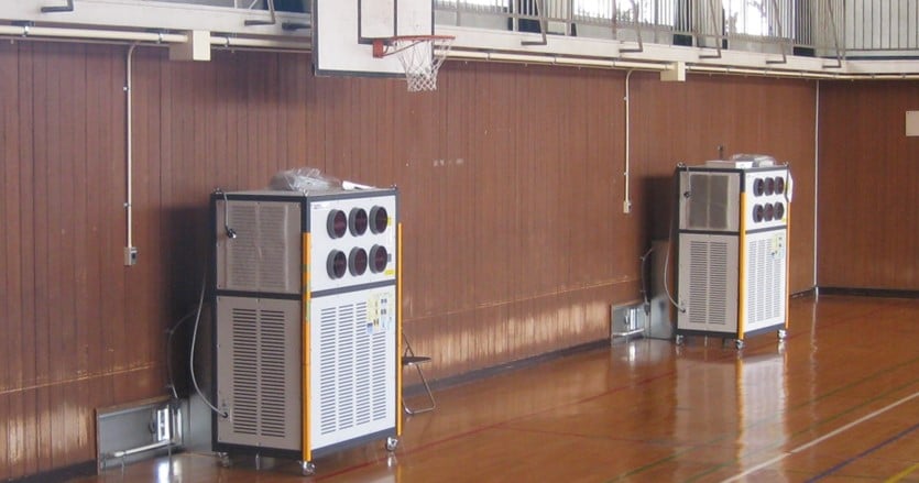 移動式エアコンの導入で、熱中症対策における施設間格差の解消を目指す。