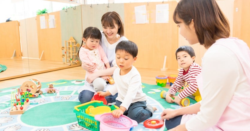 保育現場の現金集金をキャッシュレス化し、子どもと向き合う時間を創出。