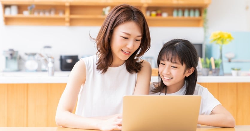 教職員と保護者の連絡負担を、細やかな工夫で軽減する。