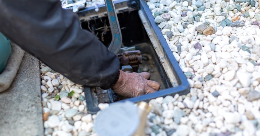 水道データ配信サービスの活用で、人手不足と検針にかかる手間を軽減。