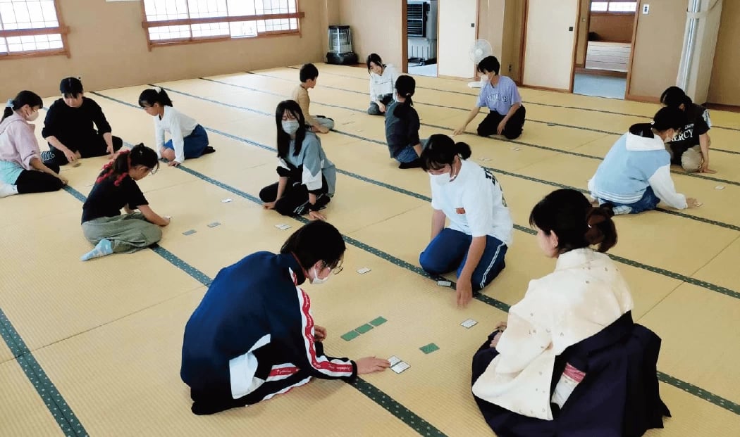 ▲	まずは覚えやすい札から練習をスタート。少ない枚数から始めて成功体験を積むことを大切にしているという。<br>