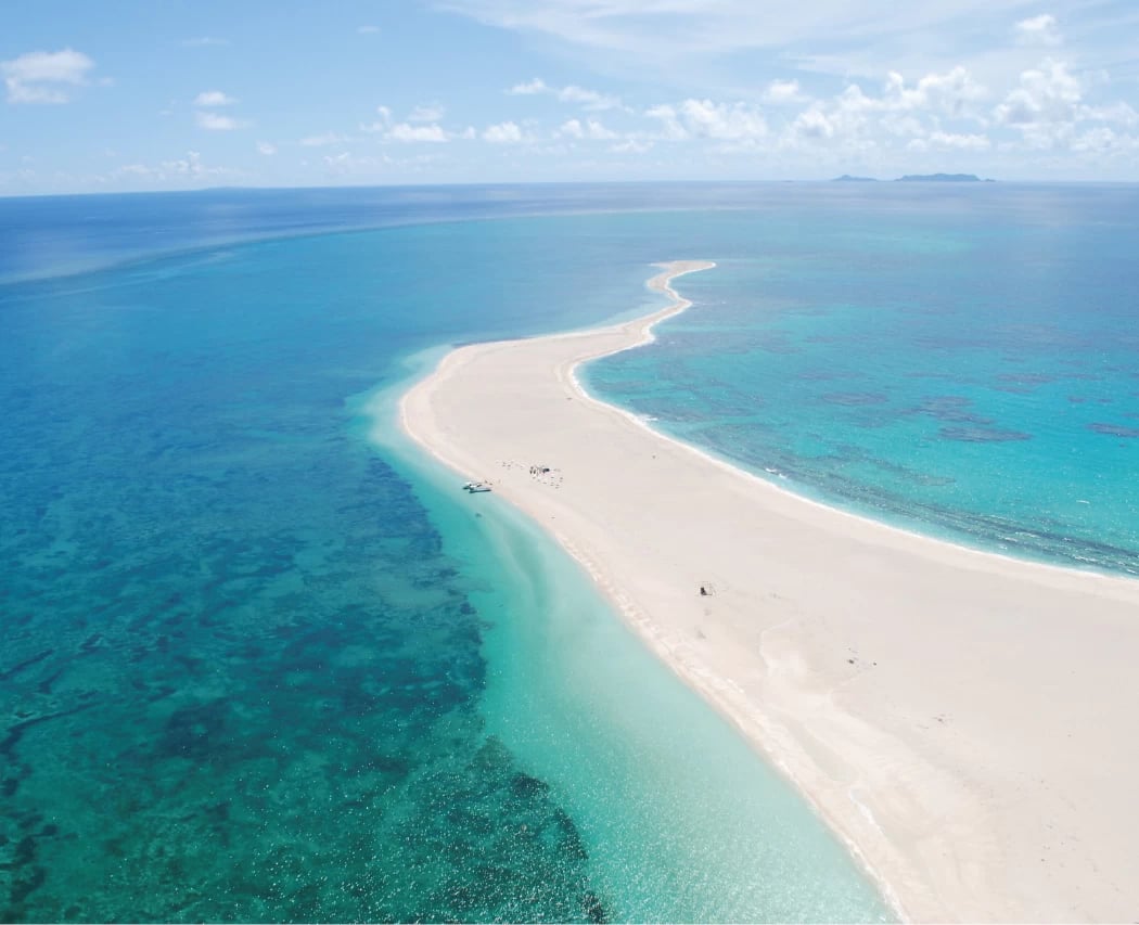 ▲約7kmにわたる細長い砂州「ハテの浜」。
