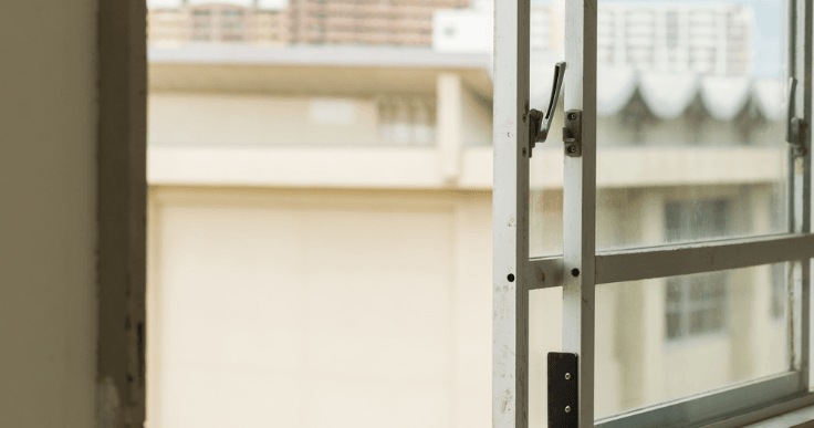 寄贈を希望する自治体を募集!「防災安全合わせガラス」の導入で、避難所となる学校の機能を強化。