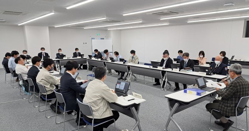 1年で約22万枚の会議資料を削減し、業務効率化を後押しする。