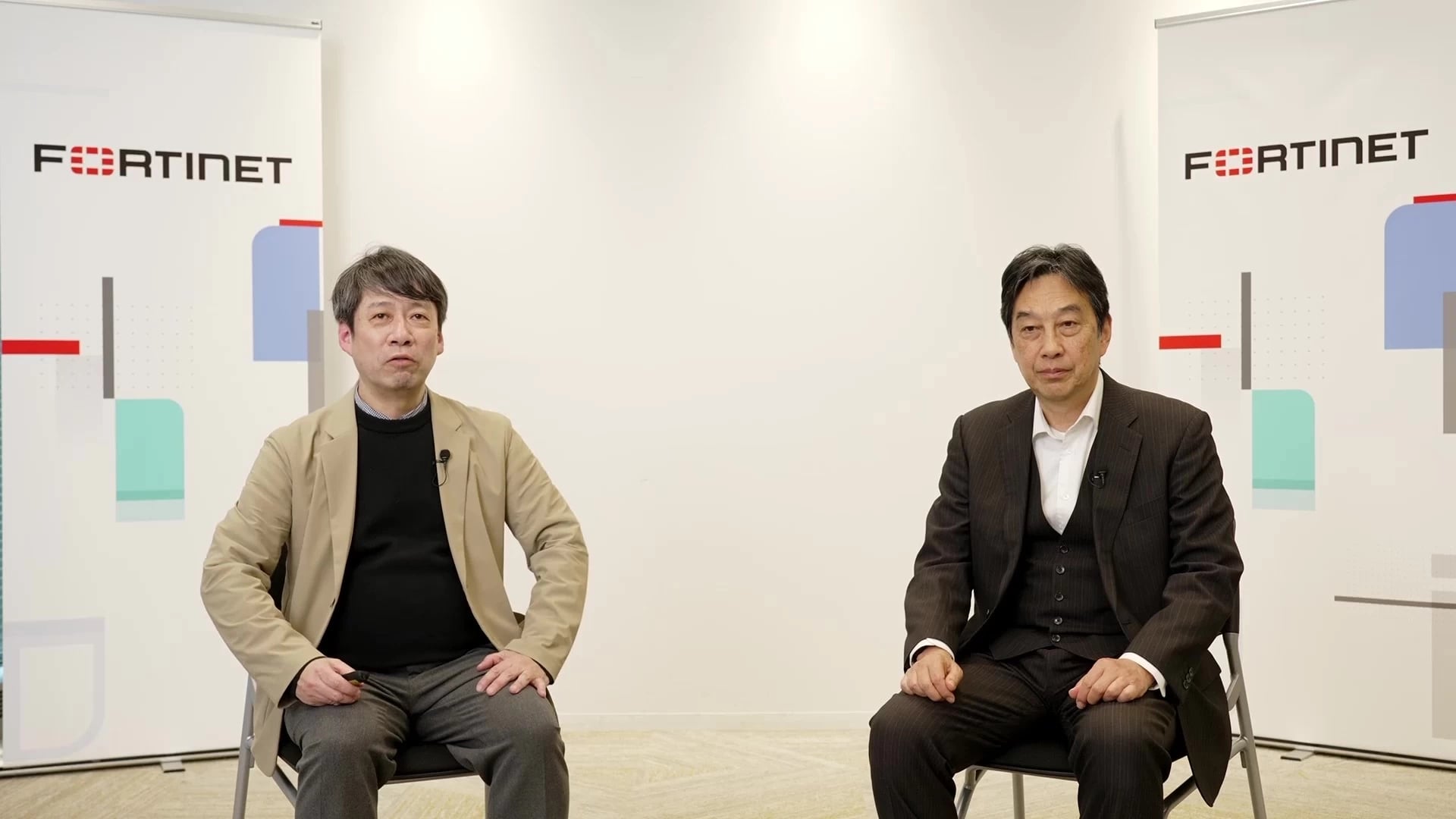 対談に臨む伊藤 吉也氏(左)と髙橋 邦夫氏(右)