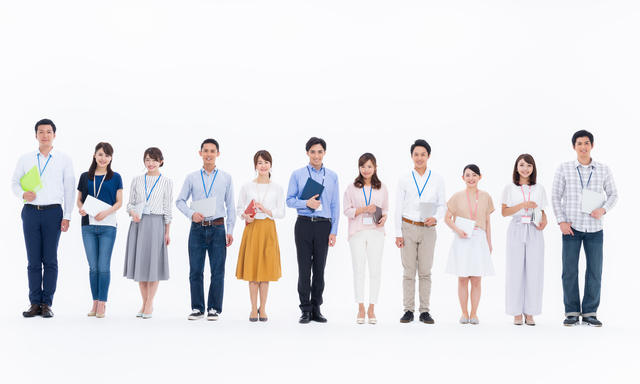 公務員の服装はどこまで自由？法的規定からクールビズまで解説！
